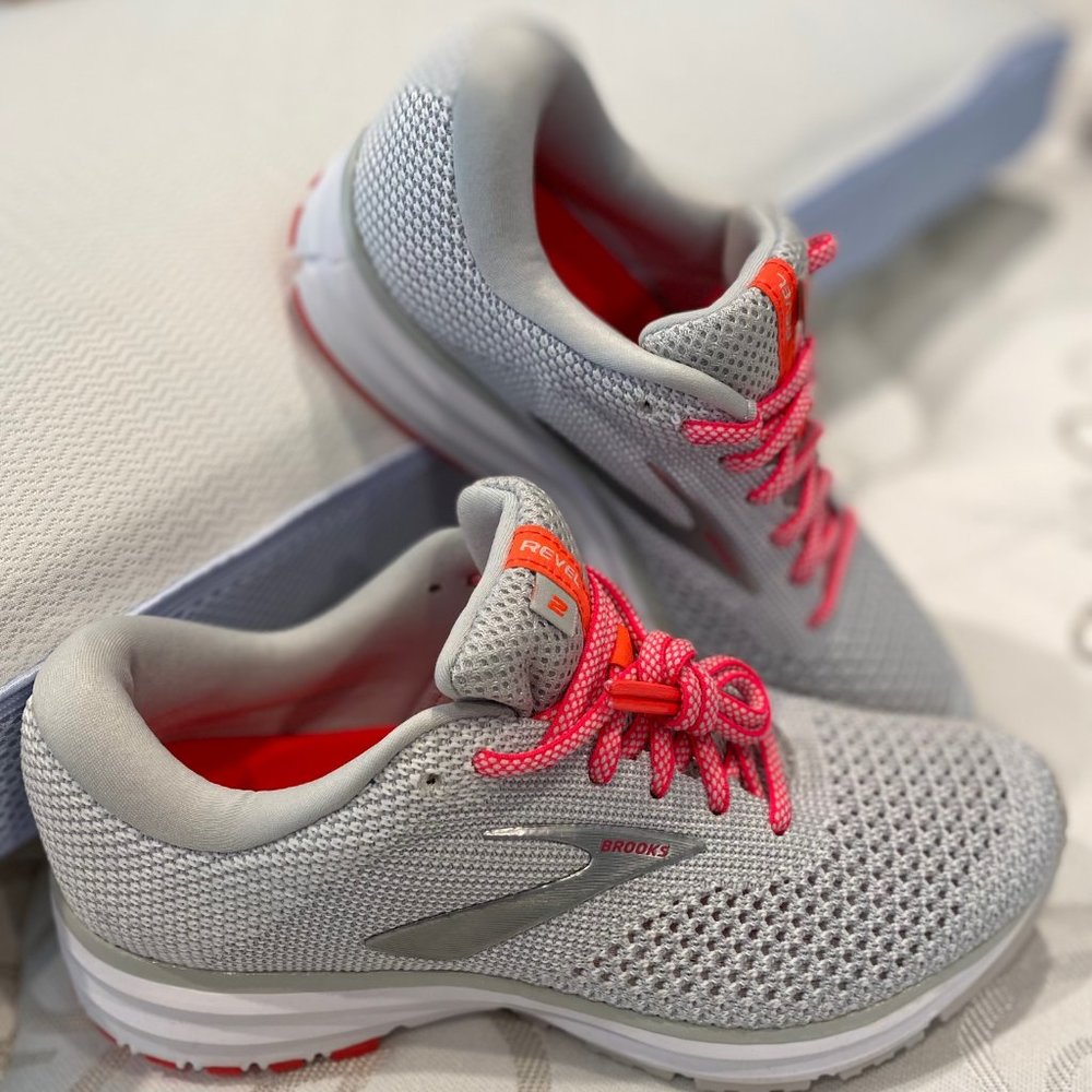 Brooks Women's Revel 2 Running Shoe - Size 7 - NIB